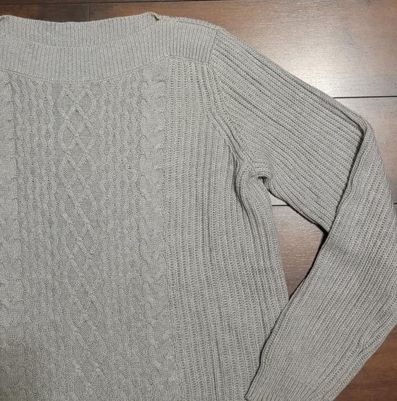 NWT Tommy Hilfiger Preppy Cable Knit Sweater - Picture 2 of 6